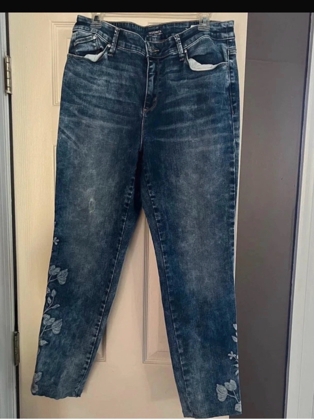 Chicos floral jeggings  2 R